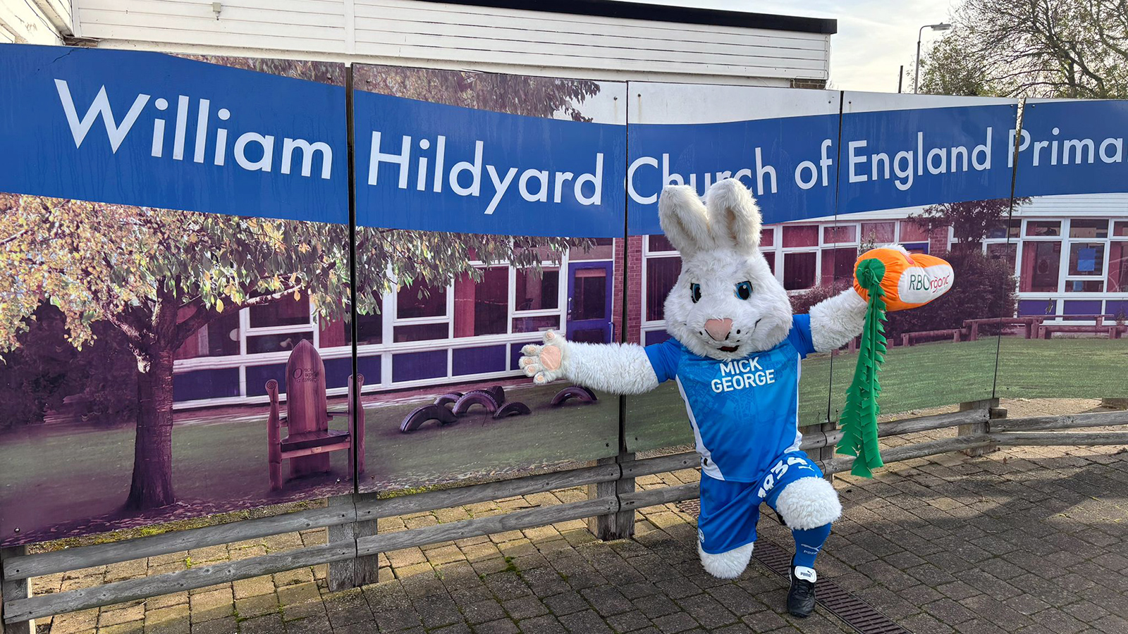 Peter Burrow visits William Hildyard School