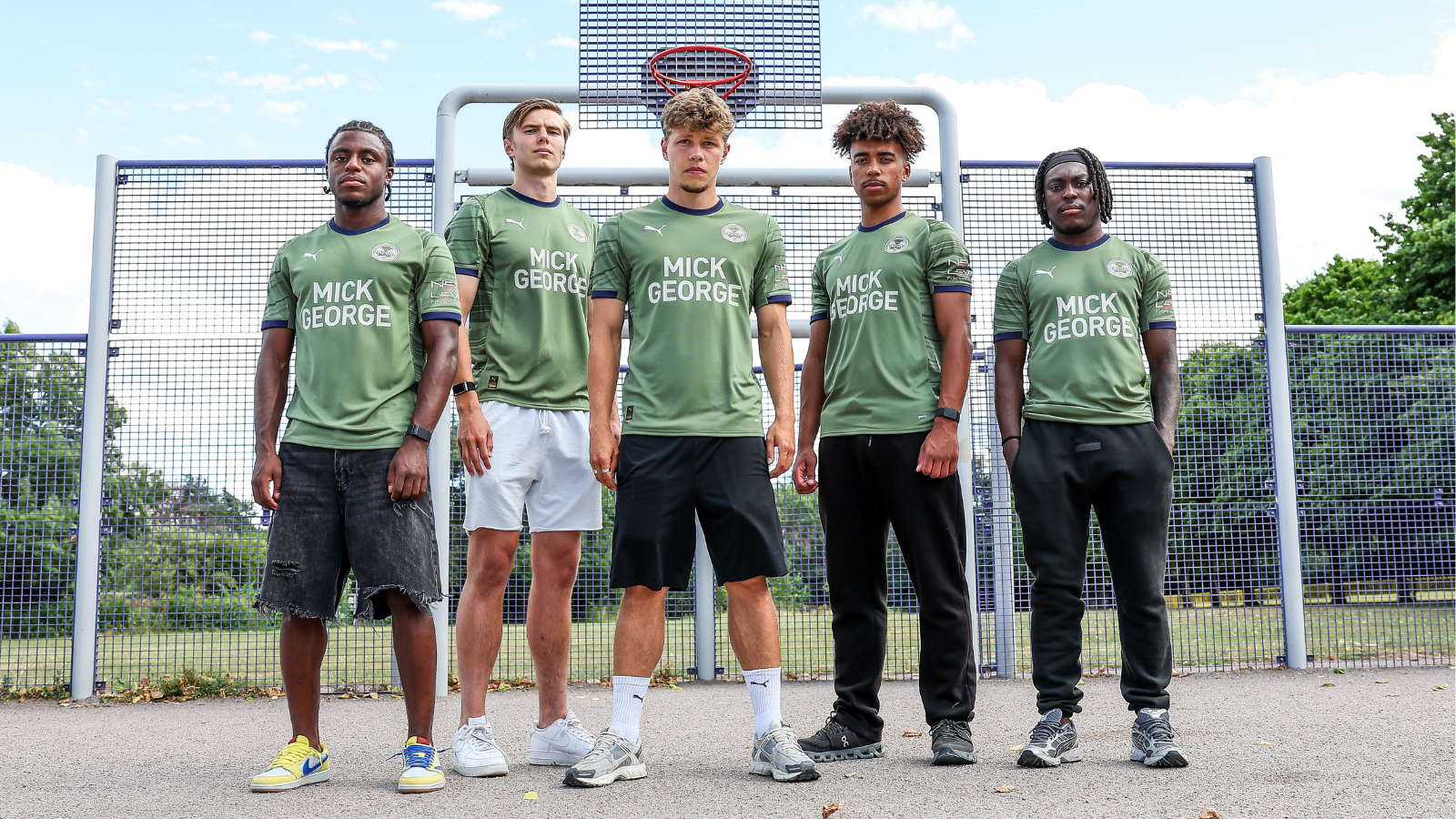 Away Replica Kit 2025/26 