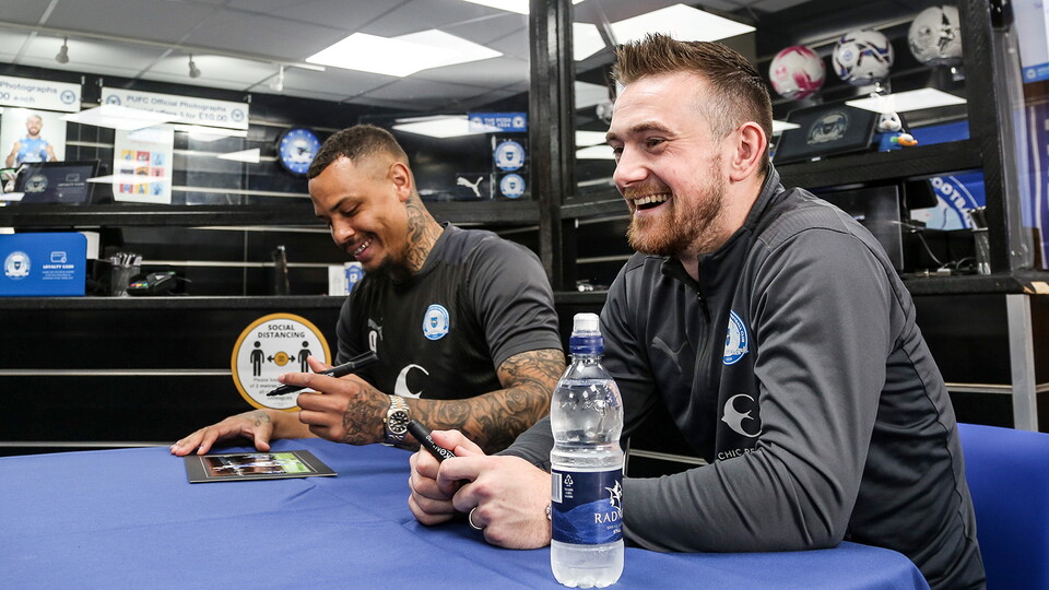 Club Shop Signing Session - 13/04/2022