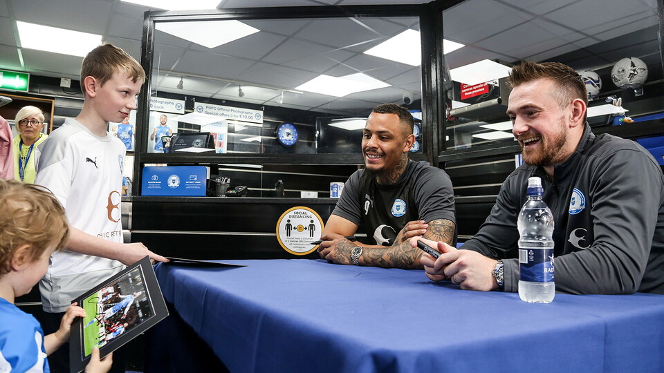 Club Shop Signing Session - 13/04/2022