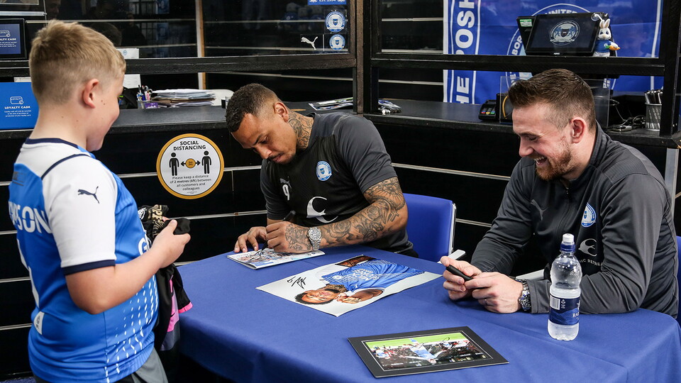 Club Shop Signing Session - 13/04/2022