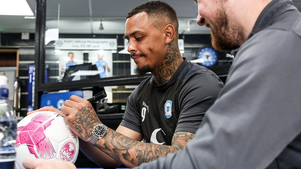 Club Shop Signing Session - 13/04/2022