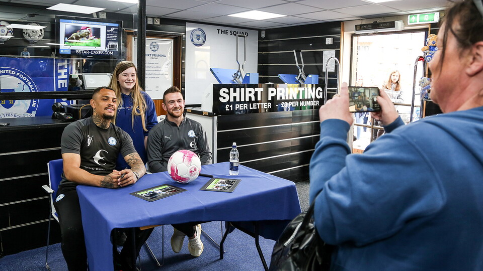 Club Shop Signing Session - 13/04/2022