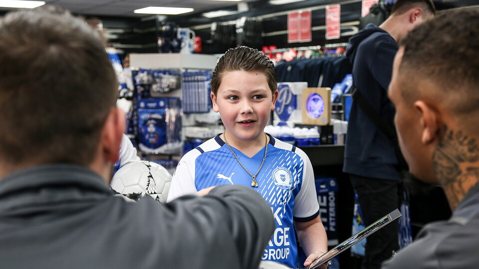Club Shop Signing Session - 13/04/2022