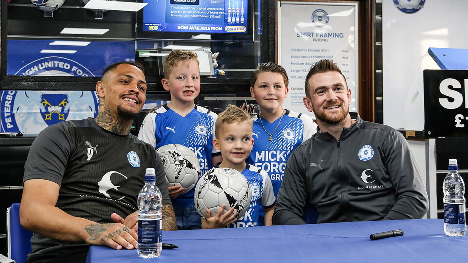 Club Shop Signing Session - 13/04/2022