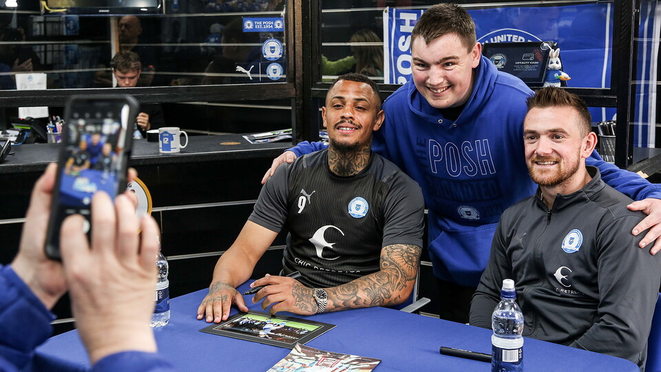 Club Shop Signing Session - 13/04/2022