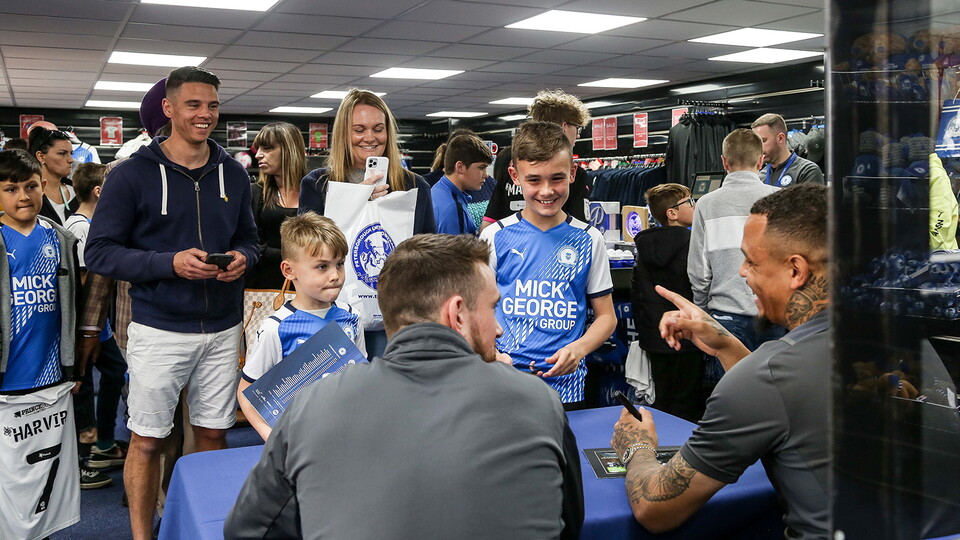 Club Shop Signing Session - 13/04/2022