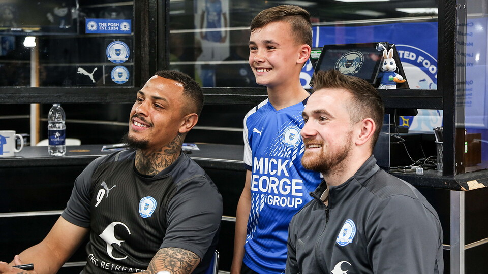 Club Shop Signing Session - 13/04/2022