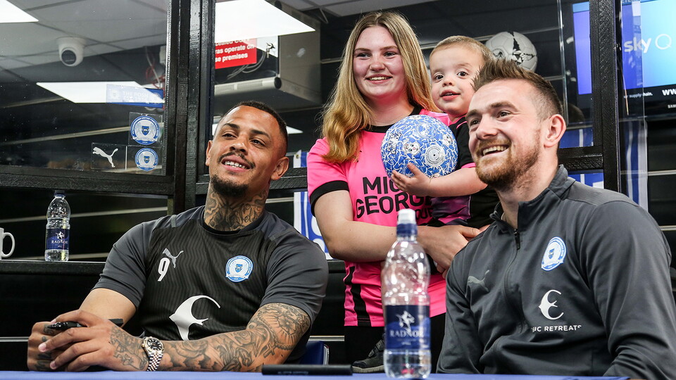 Club Shop Signing Session - 13/04/2022