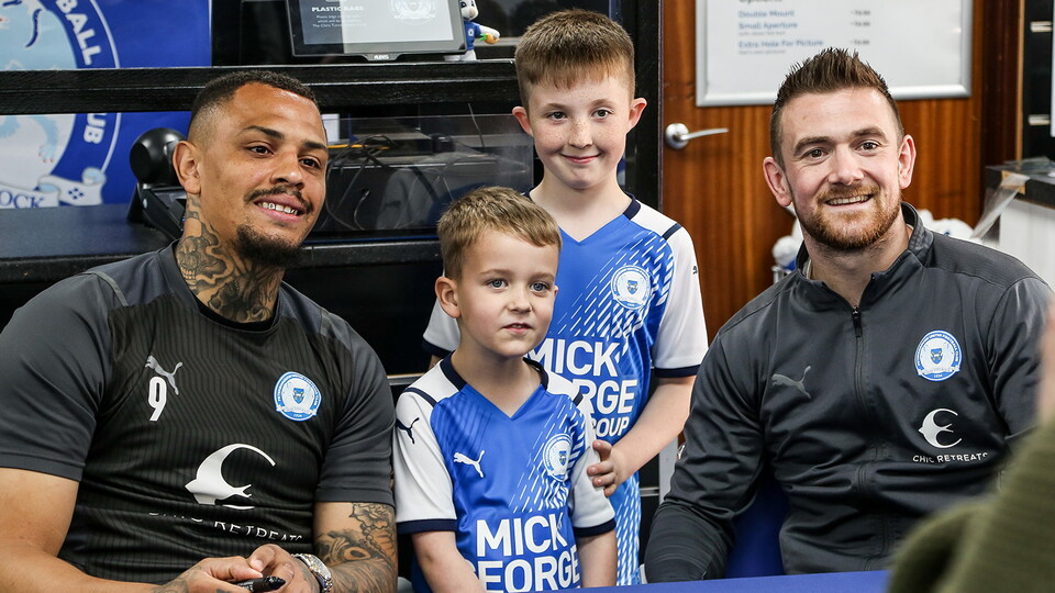 Club Shop Signing Session - 13/04/2022