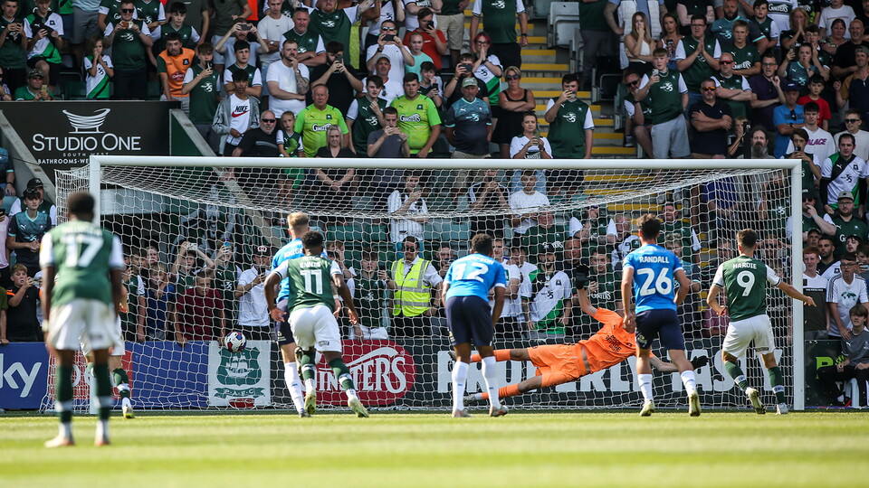 Plymouth Argyle v Posh