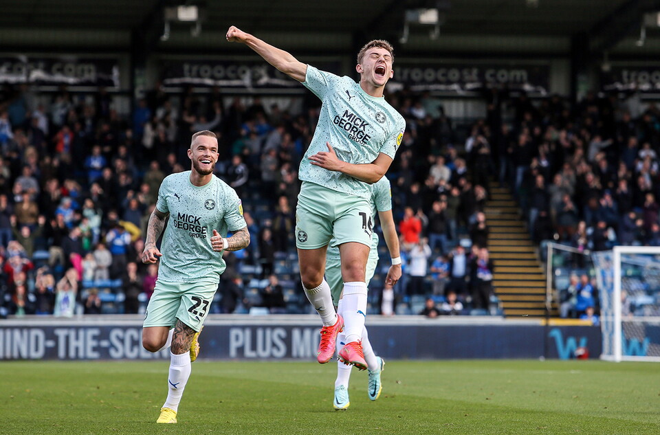 Wycombe Wanderers v Posh