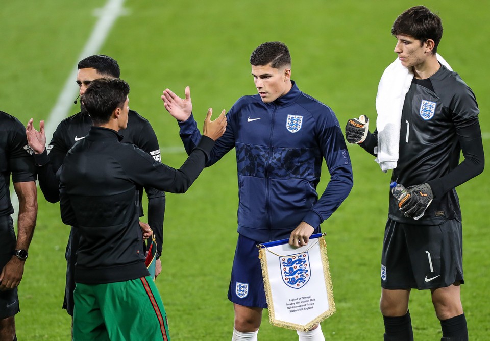 Ronnie Edwards On England Duty