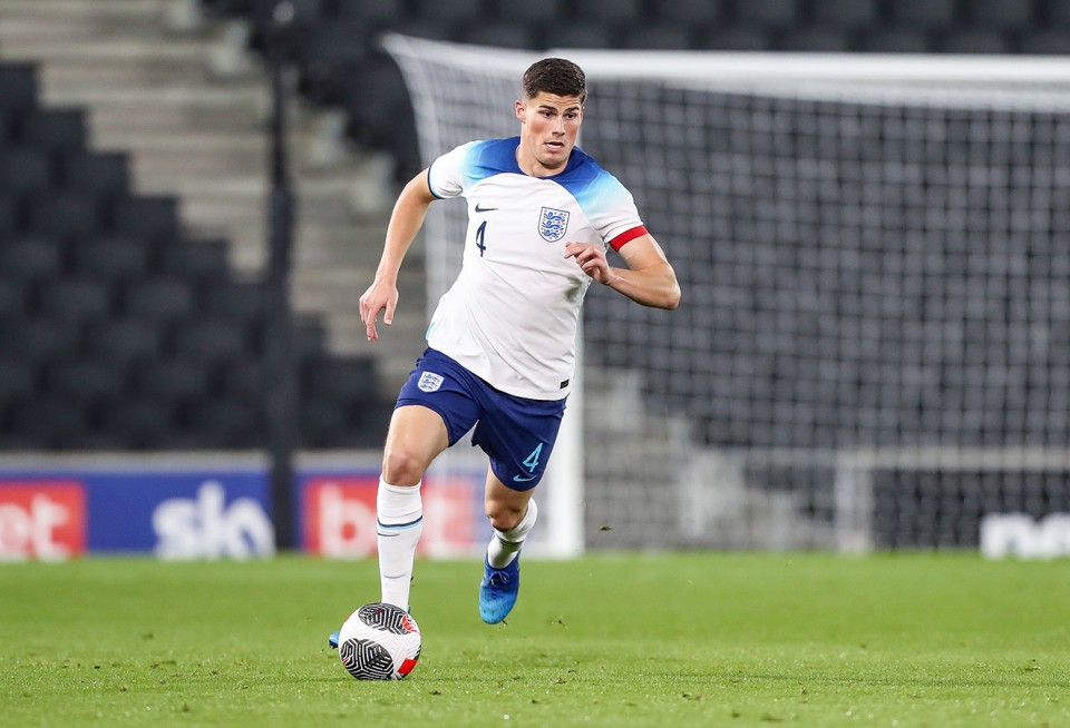 Ronnie Edwards On England Duty