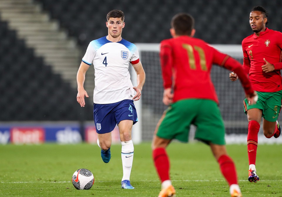 Ronnie Edwards On England Duty