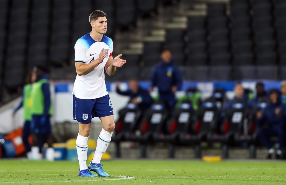 Ronnie Edwards On England Duty