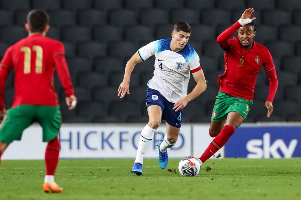 Ronnie Edwards On England Duty