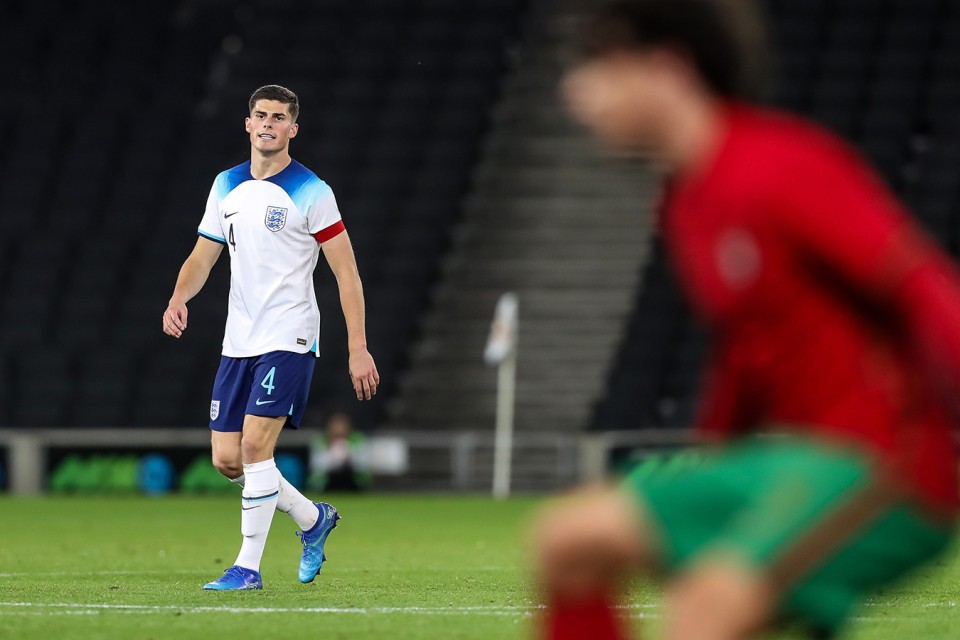 Ronnie Edwards On England Duty