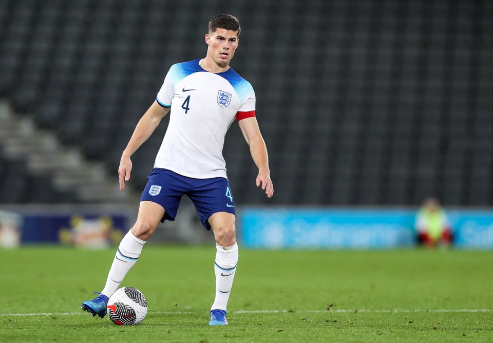 Ronnie Edwards On England Duty