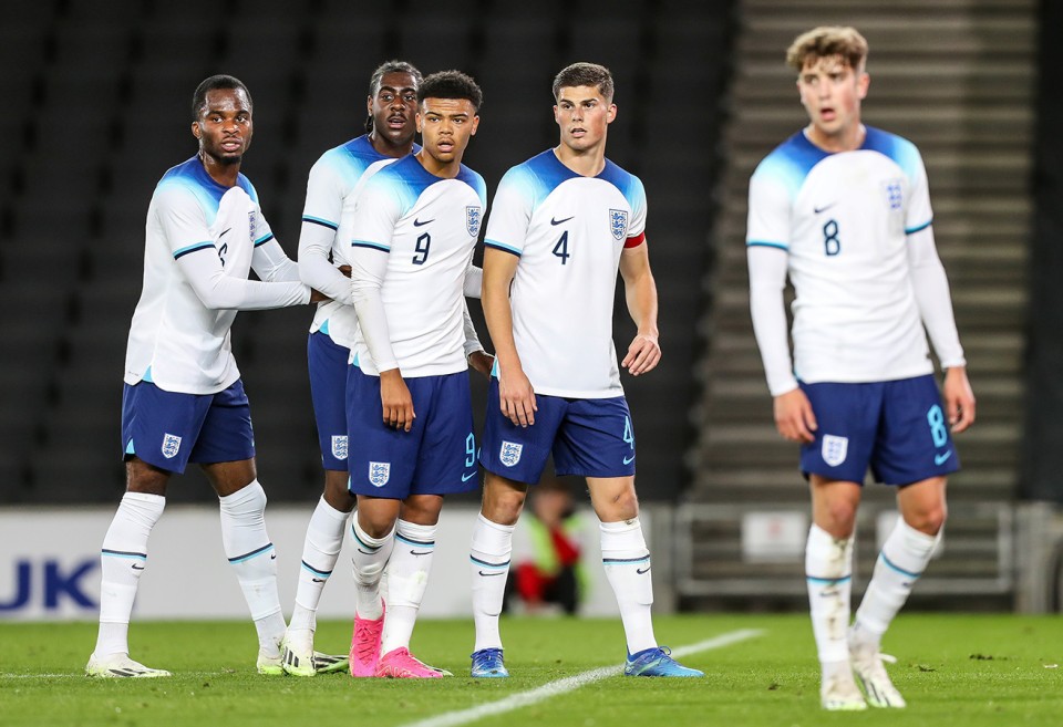 Ronnie Edwards On England Duty