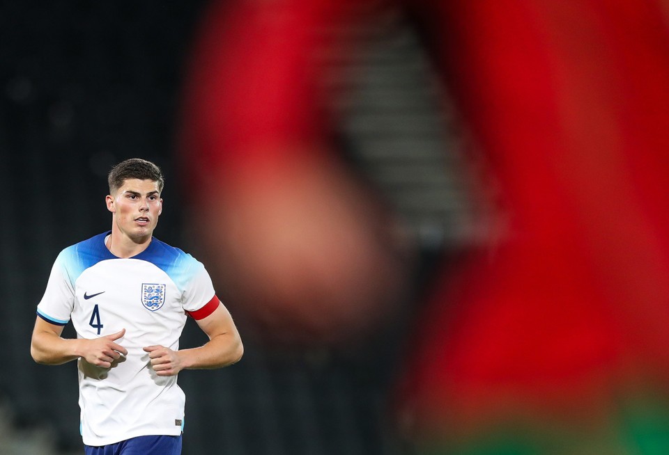 Ronnie Edwards On England Duty