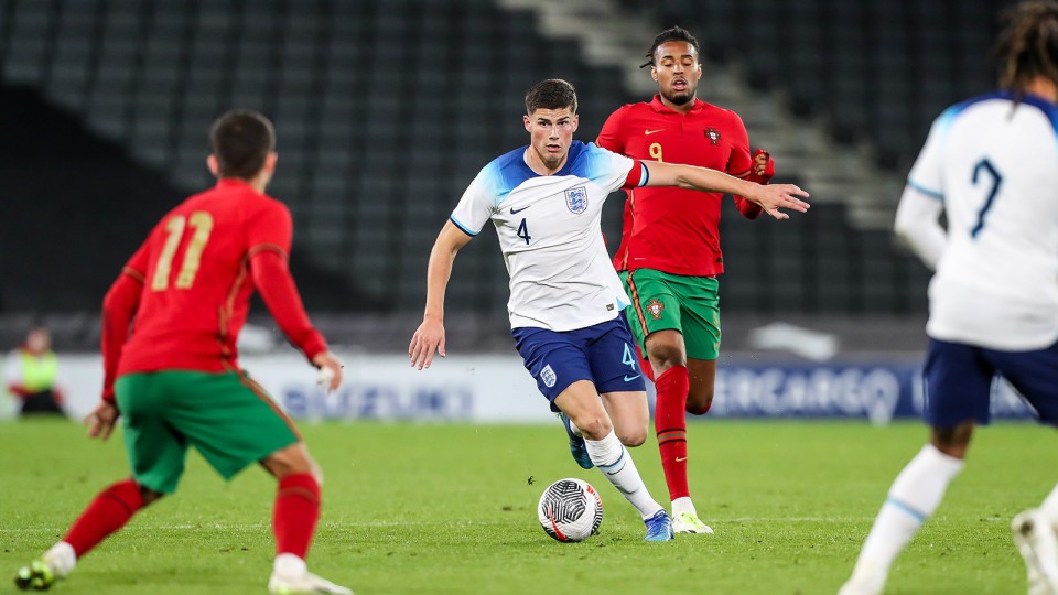Ronnie Edwards On England Duty