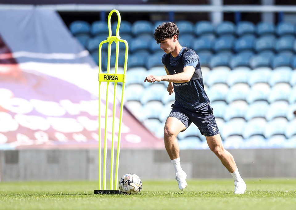 Training Ahead Of Play-Off First Leg