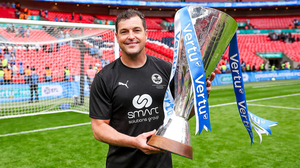 Dale Tonge with the Vertu Trophy