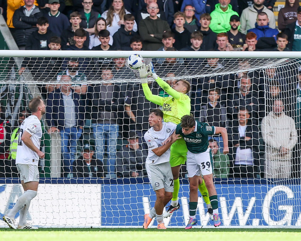 Plymouth Argyle v Posh