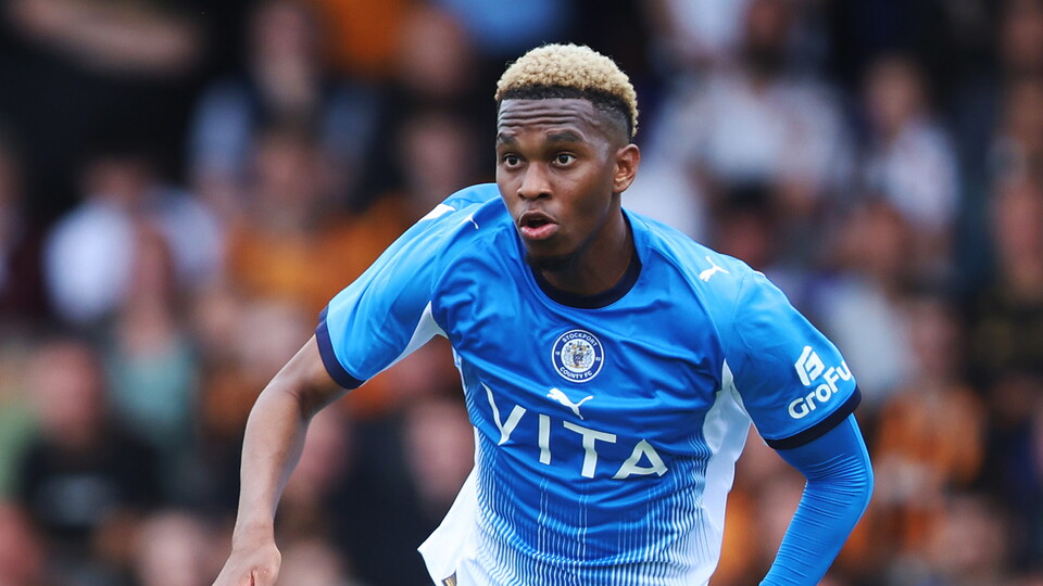 Malik Mothersille in action for Stockport County