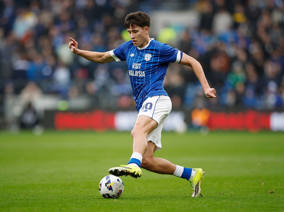 Rubin Colwill in action for Cardiff City