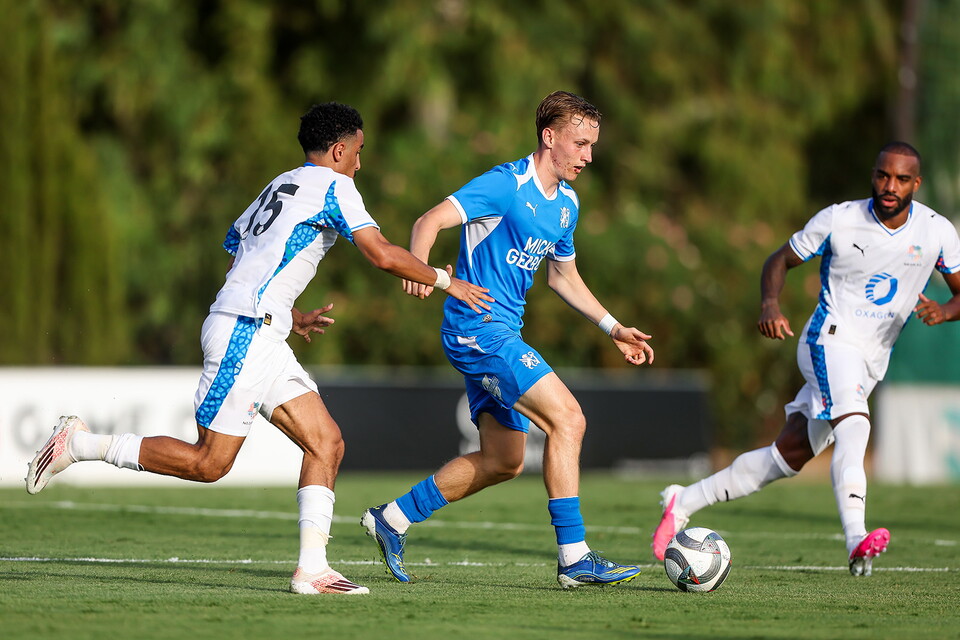 Neom SC v Posh