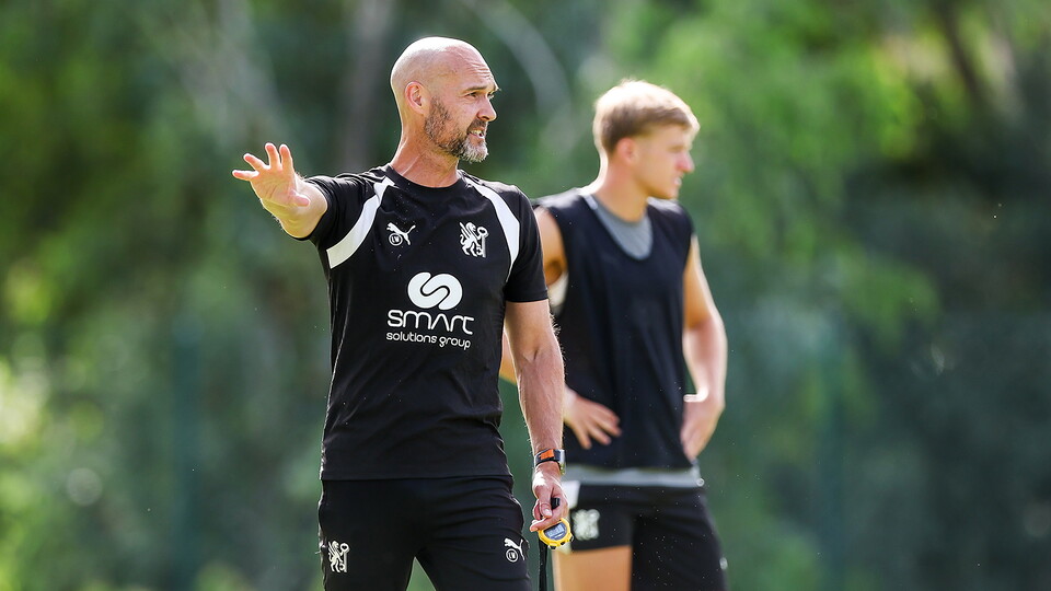 Manager Luke Williams during training