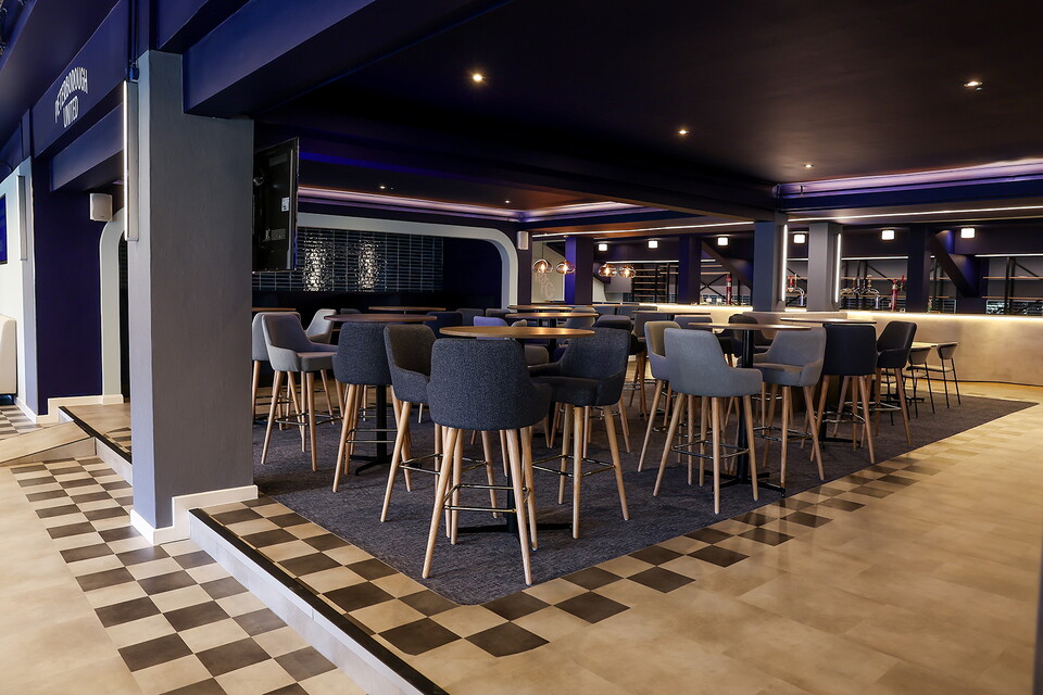 Alan Boswell Insurance Executive Suite