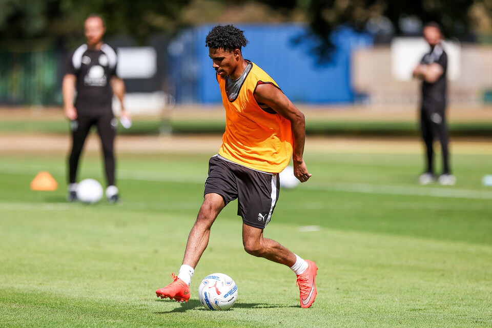 Training Ahead of Mansfield Town