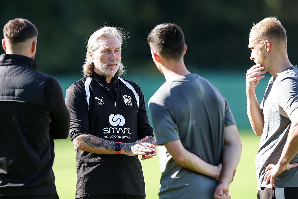 Robbie Savage Takes First Training Session