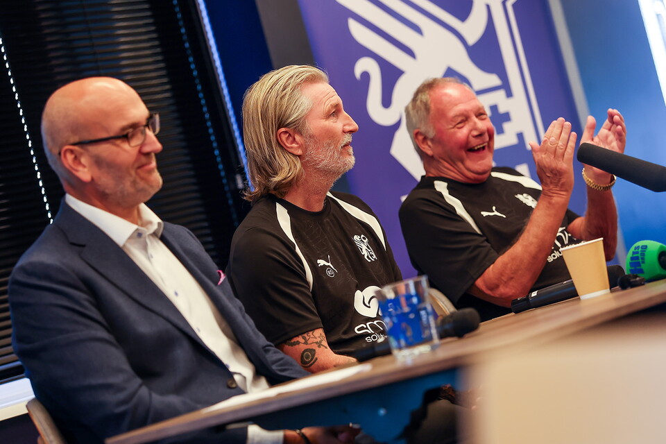 Robbie Savage's First Day As Posh Manager