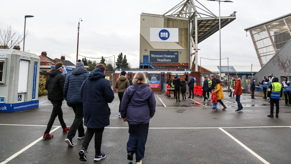 Fans approaching turnstiles