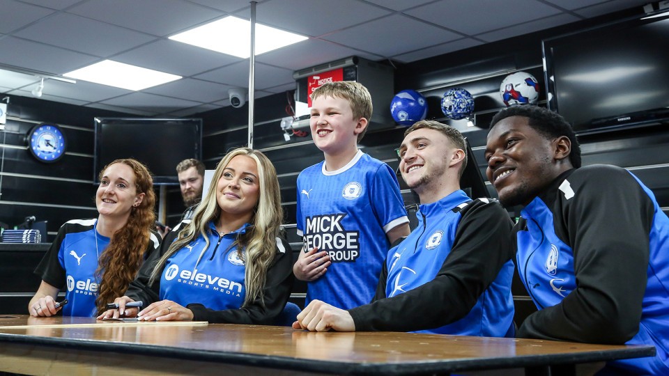 Shop Signing Session