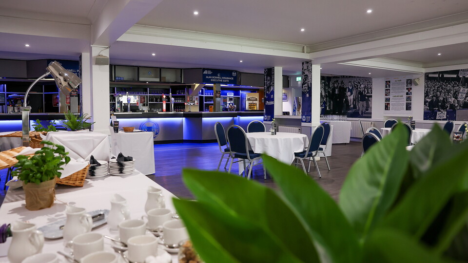 Alan Boswell Exec Suite - Bar