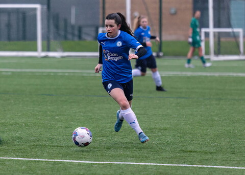 Nicole Hendrick on the ball