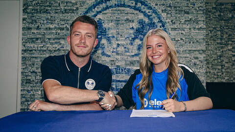 Katie Middleton Signing terms